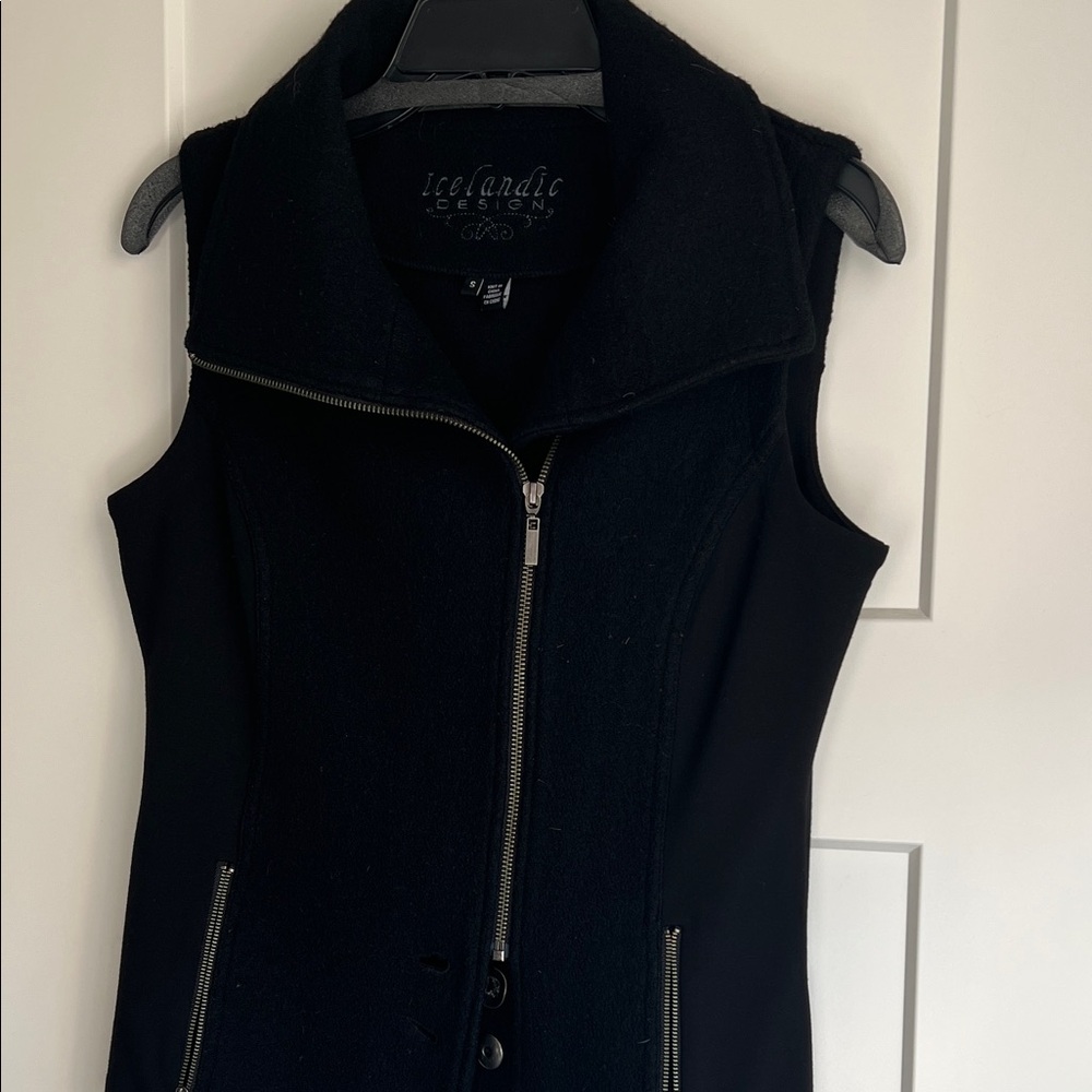 Icelandic Women's Black Vest